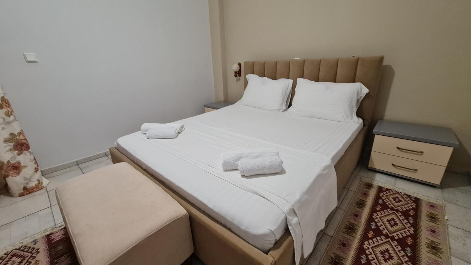 Hotel Parku I Palmave Gjirokastër Buitenkant foto