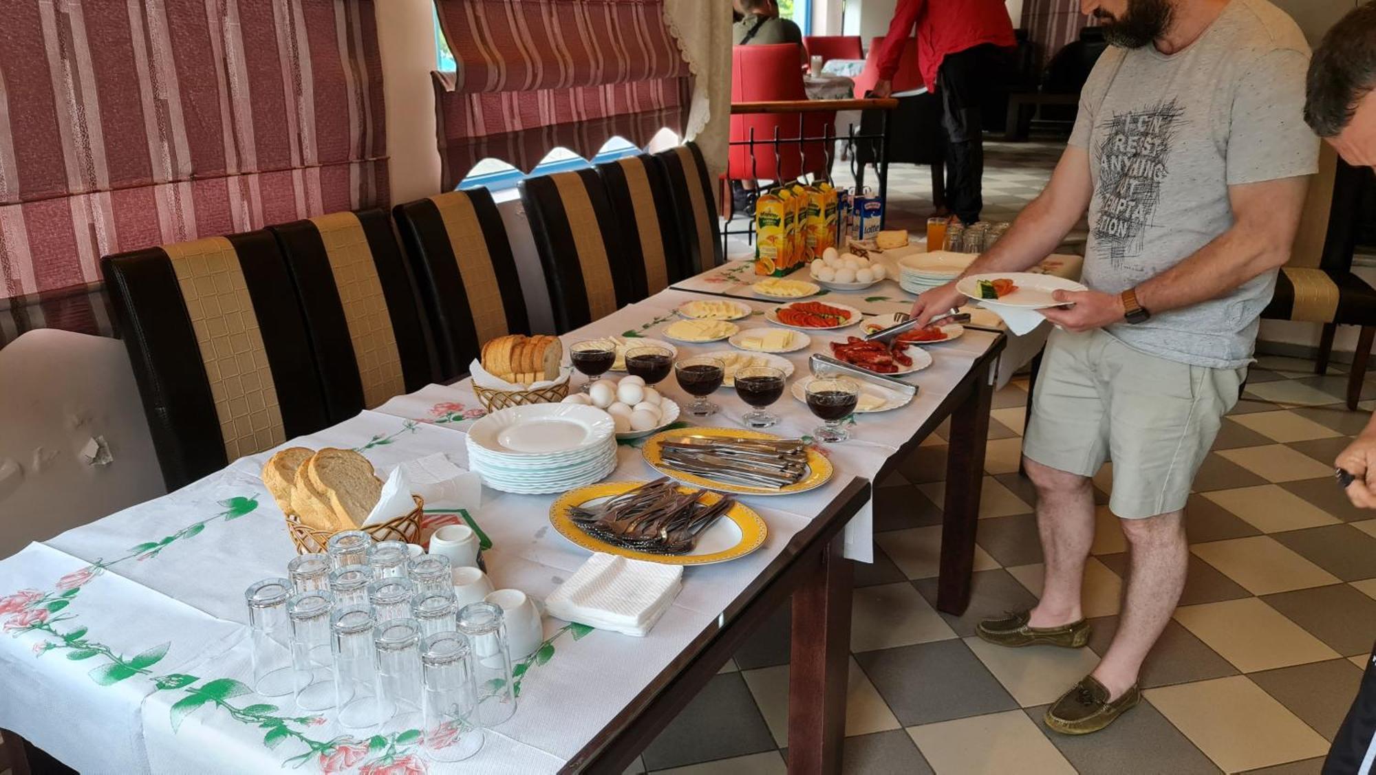 Hotel Parku I Palmave Gjirokastër Buitenkant foto