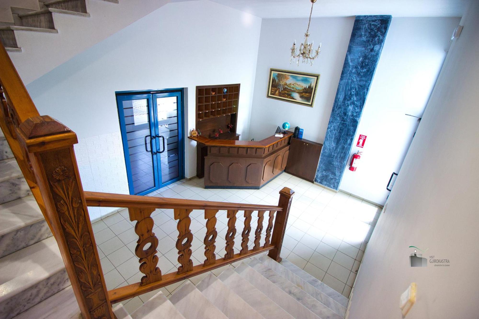 Hotel Parku I Palmave Gjirokastër Buitenkant foto